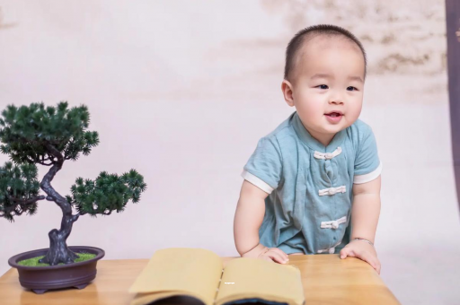 莘县宝宝爱吐奶是什么原因